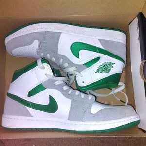 Air jordan Mid se pine green